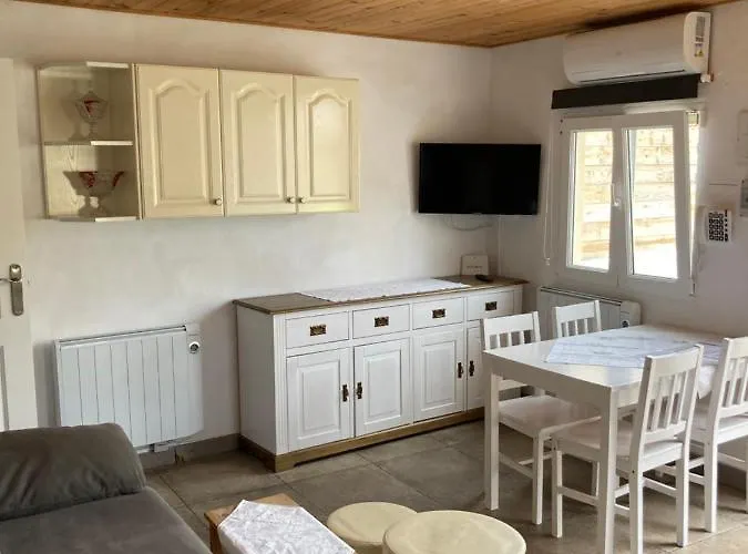 Casa Robion Aparthotel *